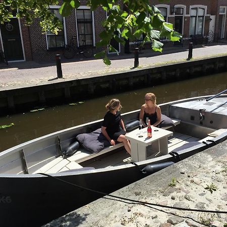 B&B Het Herenhuys Aan De Historische Gracht Van Kollum Exterior photo