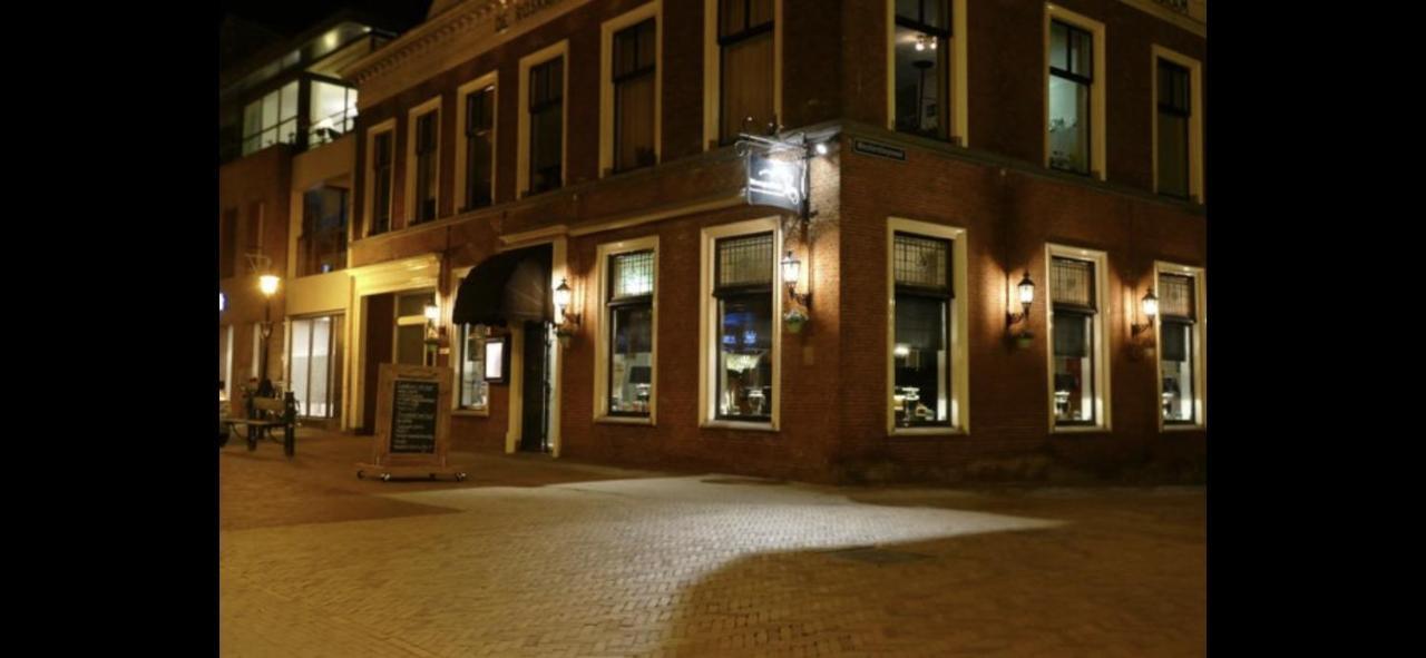 B&B Het Herenhuys Aan De Historische Gracht Van Kollum Exterior photo
